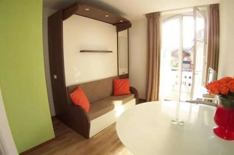 Privilodges Le Royal - Apparthotel Annecy 3*,